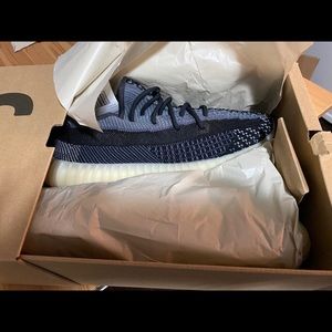 ❌SOLD❌ yeezy 350 carbon